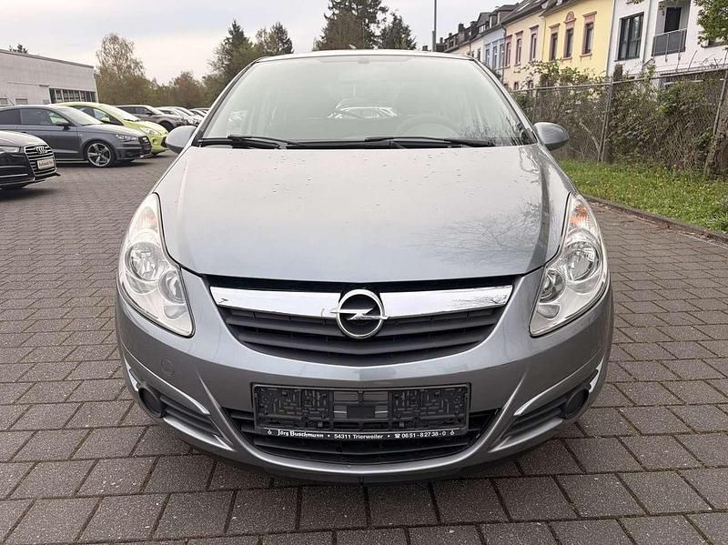 Gebraucht Opel Corsa Selection 69 PS (50 kW) 2010 Silbersee/perl silber (m2) Kleinwagen