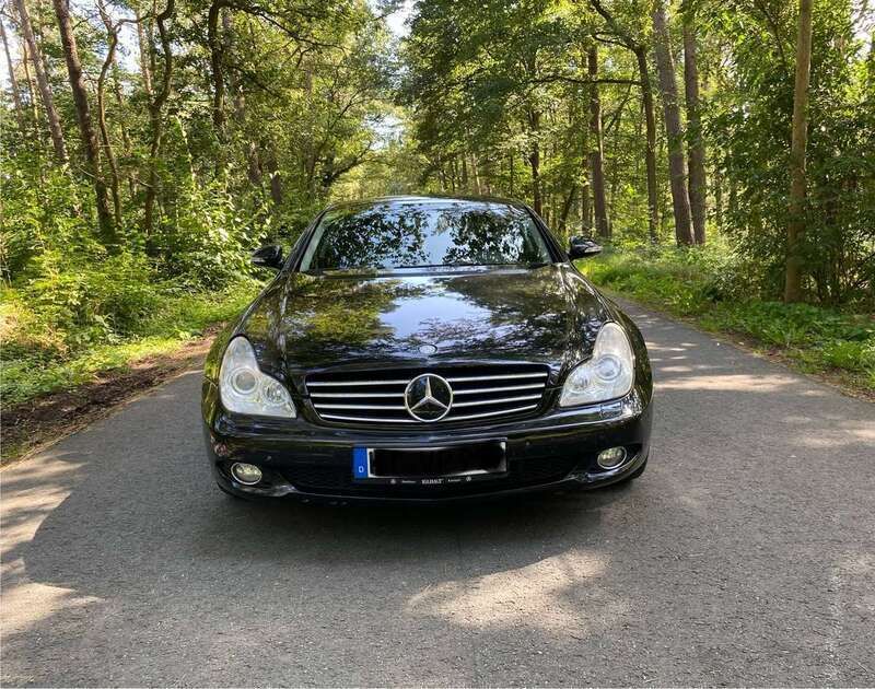 Schwarz Gebraucht 2006 Mercedes CLS320 Limousine | 7.999 € (Etwas zu teuer) - Bild 1/4