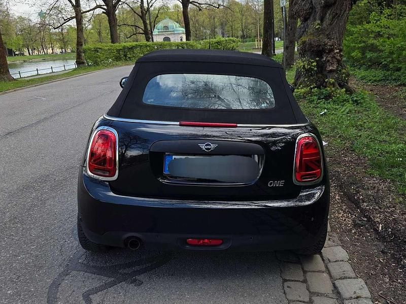 Second-hand Mini One Cabriolet 102 CP (75 kW) 2019 Negru Cabrio