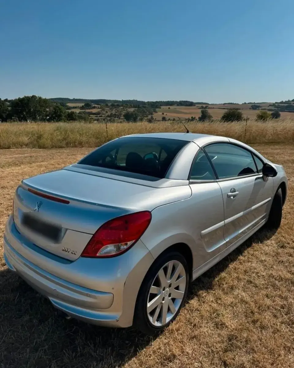 Gebraucht Peugeot 207 CC Sport 156 PS (114 kW) 2013 Silber Cabrio