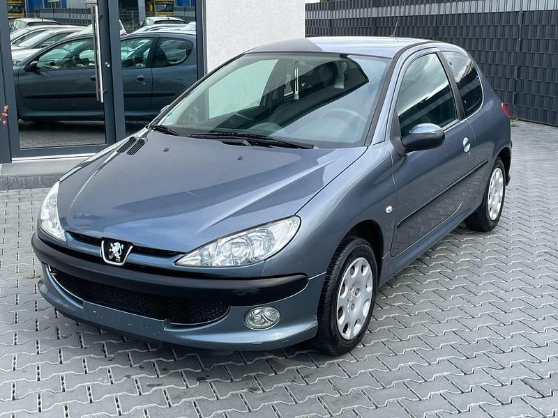 Grau Gebraucht 2006 Peugeot 206 Sport Kleinwagen | 2.499 € (Teuer) - Bild 1/4
