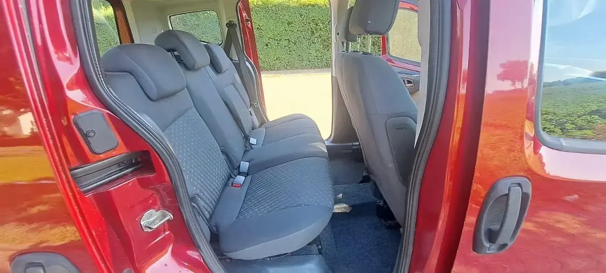 Gebraucht Peugeot Bipper 72 PS (52 kW) 2010 Rot Van / Kleinbus
