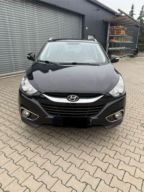 Schwarz Gebraucht 2012 Hyundai ix35 Comfort SUV | 5.950 € (Superpreis) - Bild 1/4