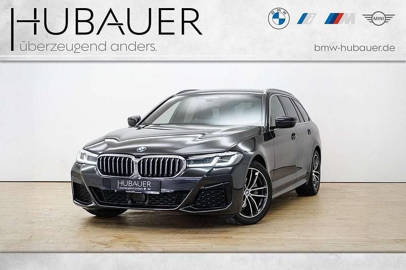 Sophistograu brillanteffekt Gebraucht 2024 BMW 520 M Sport Kombi | 46.890 € (Fairer Preis) - Bild 1/4