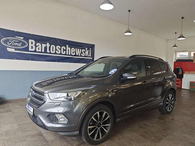 Gebraucht Ford Kuga ST-Line 150 PS (110 kW) 2017 Magneticgrau SUV