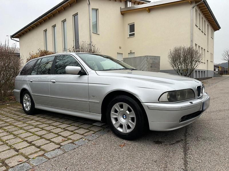 Gebraucht BMW 525 192 PS (141 kW) 2003 Silber Kombi