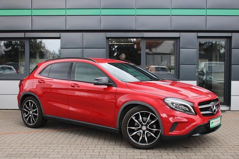 Gebraucht Mercedes GLA250 211 PS (155 kW) 2014 Rot SUV