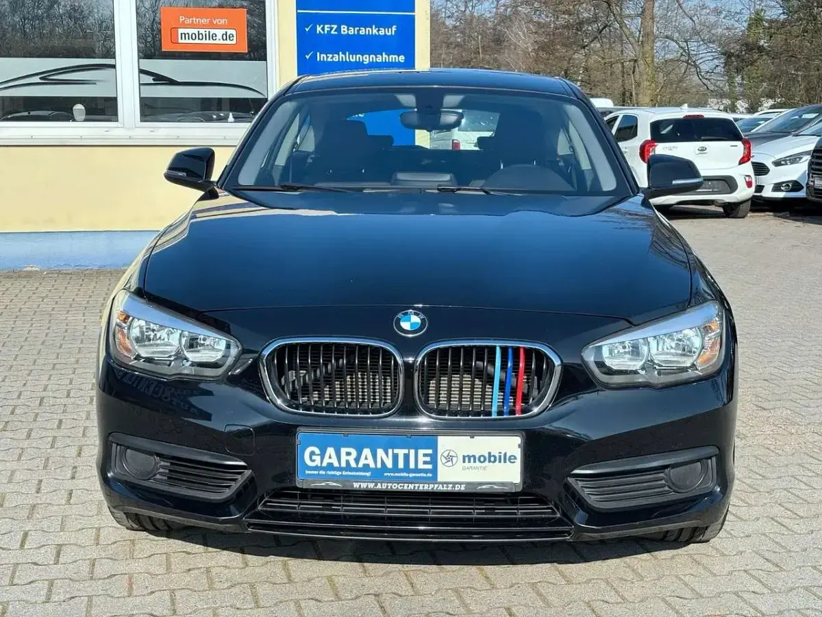 Gebraucht BMW 118 Basis 136 PS (100 kW) 2018 Schwarz Kleinwagen
