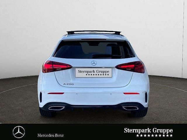 Gebraucht Mercedes A200 AMG 163 PS (119 kW) 2023 Unilack polarweiß Limousine