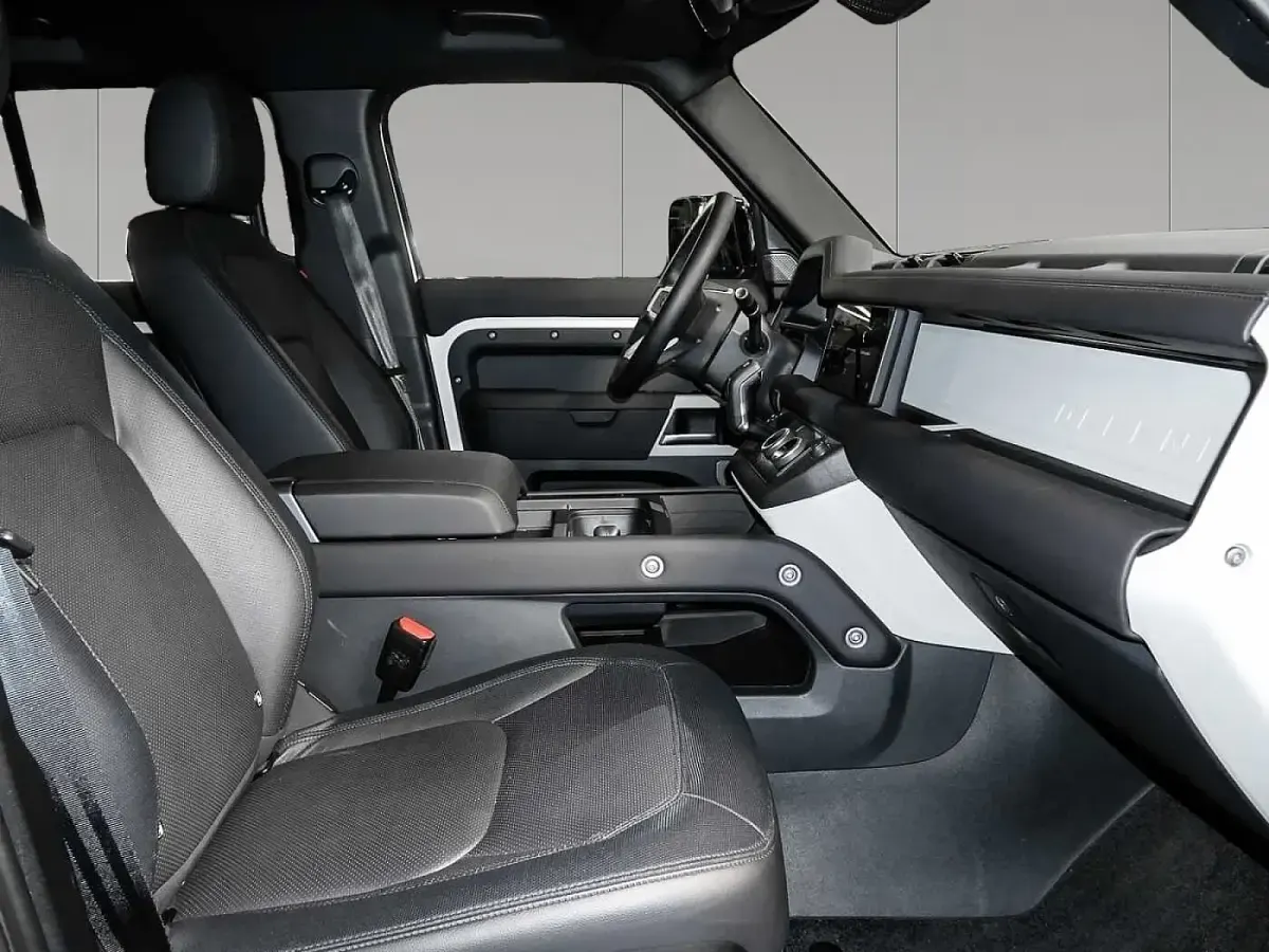 Gebraucht Land Rover Defender SE Dynamic 252 PS (185 kW) 2023 Fuji white SUV
