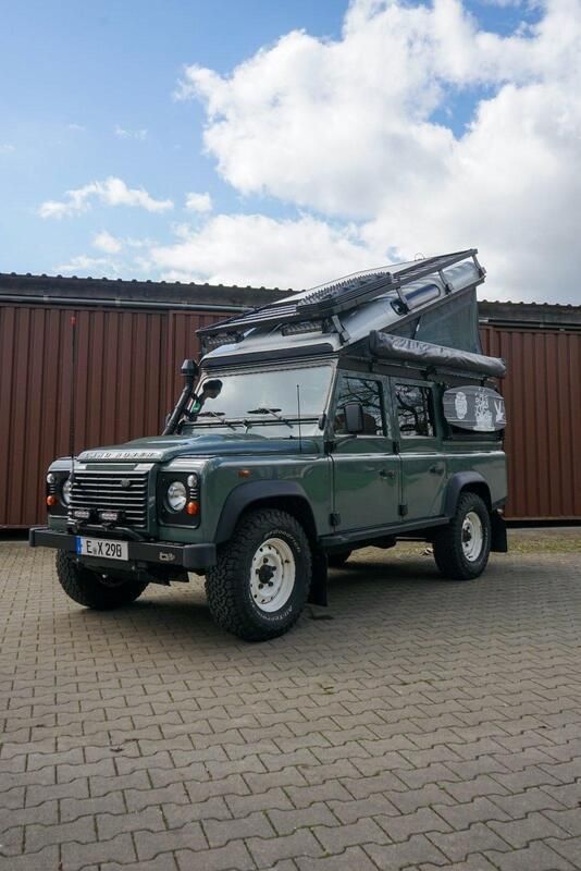 Grün Gebraucht 2011 Land Rover Defender SUV | 59.000 € - Bild 1/4