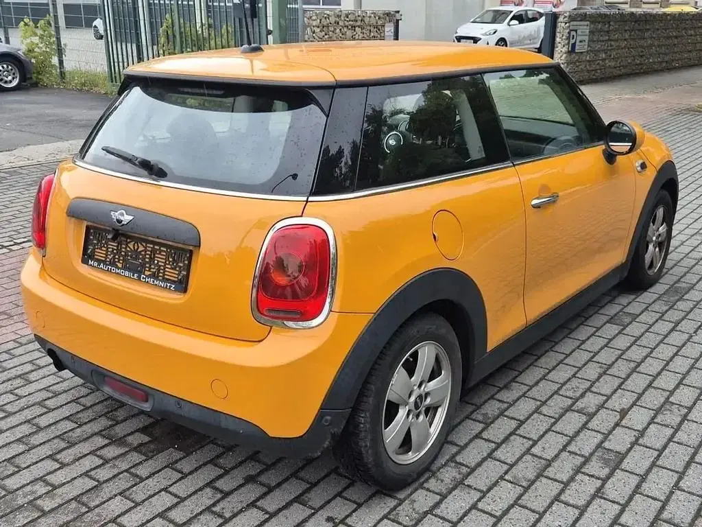Gebraucht Mini ONE 102 PS (75 kW) 2016 Orange Kleinwagen