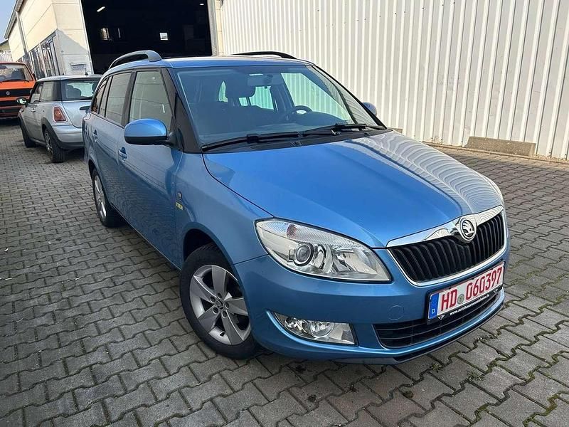 Gebraucht Skoda Fabia Fresh 90 PS (66 kW) 2014 Denimblau metallic Kombi