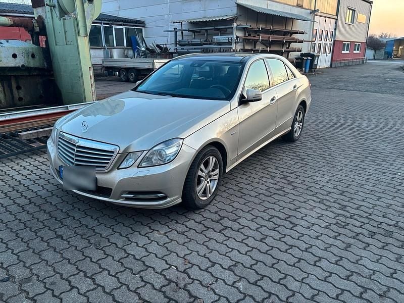 Gebraucht 2011 Mercedes E220 Limousine | 9.000 € (Fairer Preis) - Bild 1/4
