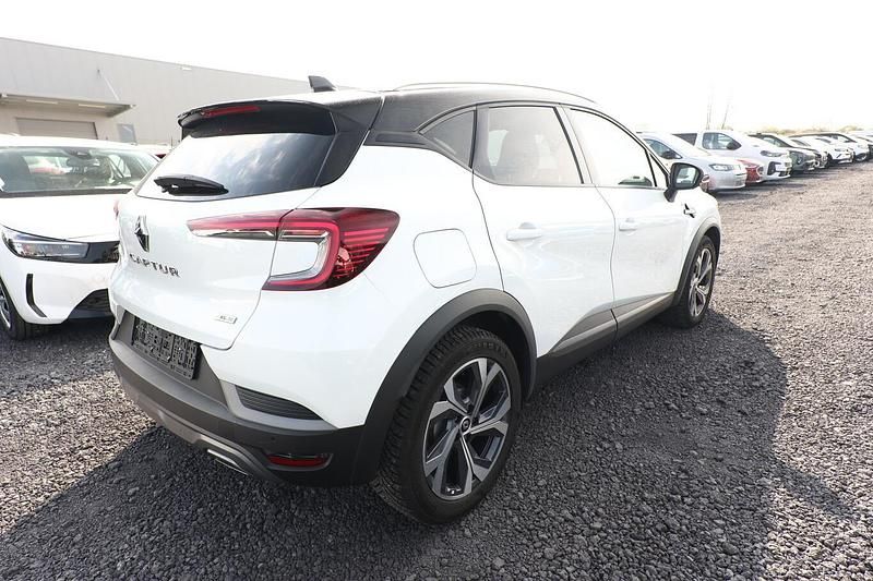 Gebraucht Renault Captur R.S. 158 PS (116 kW) 2023 Perlmuttweiß / schwarz metallic SUV