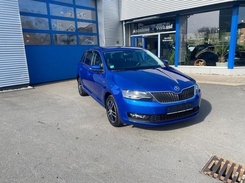 Blau Gebraucht 2017 Skoda Rapid Drive Kombi | 11.999 € (Fairer Preis) - Bild 1/4