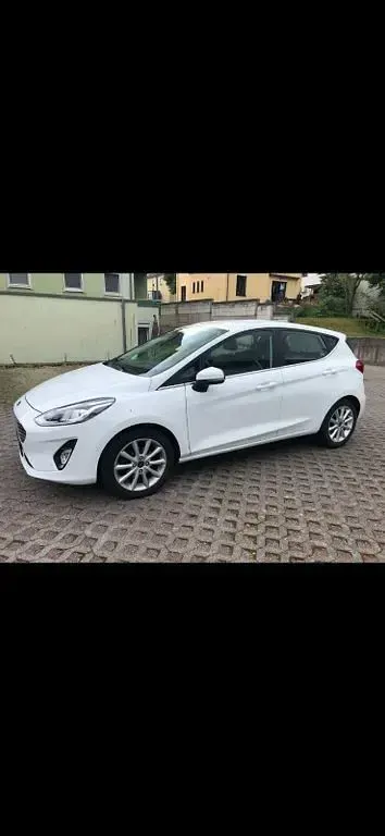 Gebraucht Ford Fiesta Titanium 86 PS (63 kW) 2019 Weiß Kleinwagen