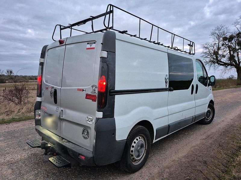 Gebraucht Opel Vivaro 101 PS (74 kW) 2005 Weiß Van / Kleinbus