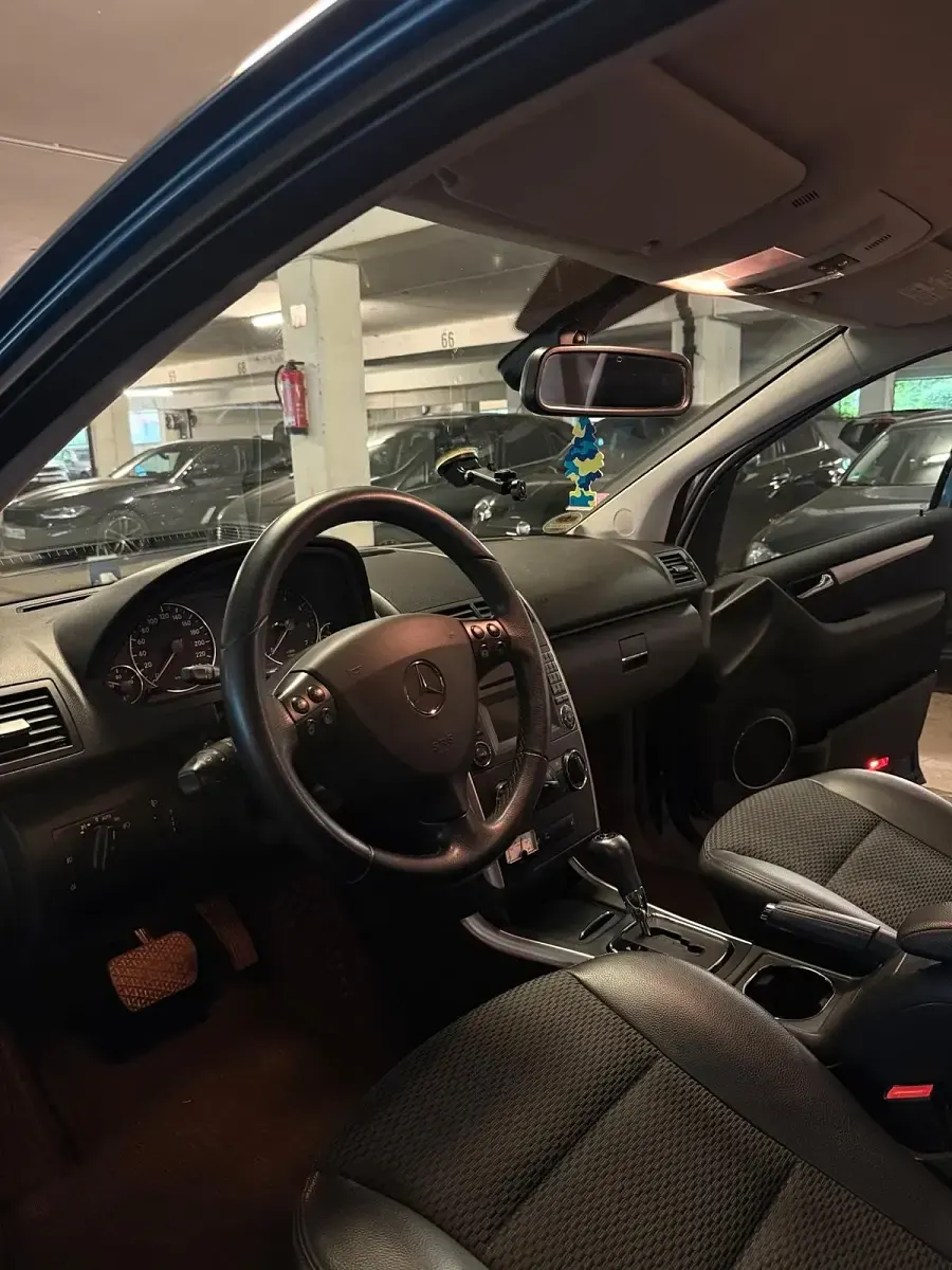 Gebraucht Mercedes A160 2011 Blau Kleinwagen