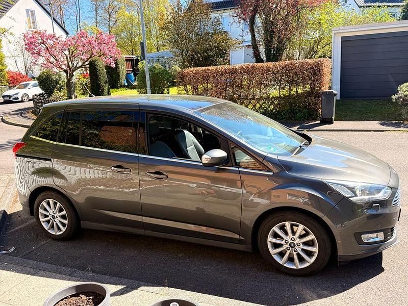 Second-hand Ford C-MAX Titanium 120 CP (88 kW) 2017 Gri Monovolum
