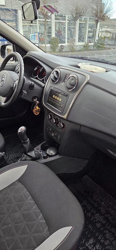 Gebraucht Dacia Sandero 89 PS (65 kW) 2014 Schwarz Limousine