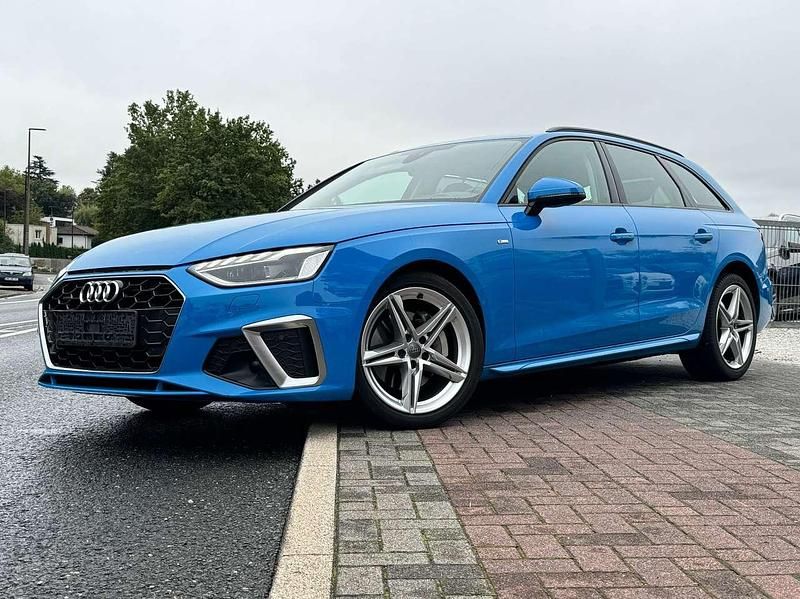 Sonderlackierung turboblau Gebraucht 2020 Audi A4 S-Line Kombi | 28.300 € (Fairer Preis) - Bild 1/4