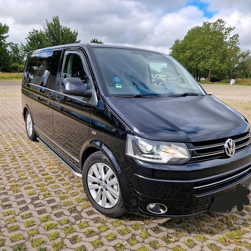 Schwarz Gebraucht 2012 VW T5 Highline Van | 25.900 € (Teuer) - Bild 1/4