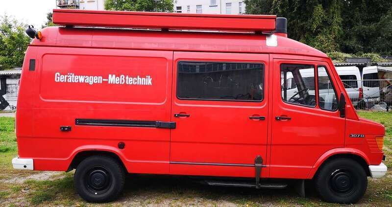 Rot Gebraucht 1986 Mercedes T1 Van | 14.000 € - Bild 1/4