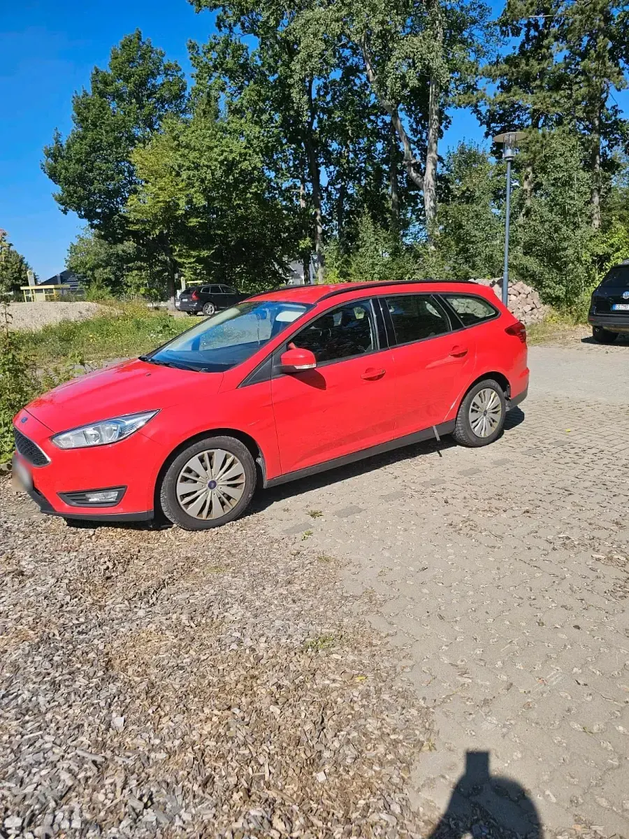 Gebraucht Ford Focus 120 PS (88 kW) 2026 Rot Limousine
