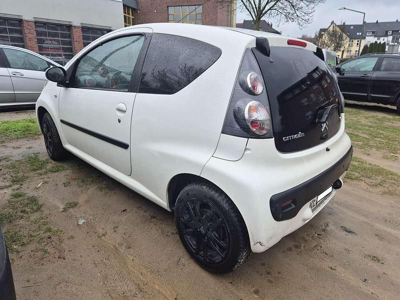 Gebraucht Citroën C1 SELECTION 68 PS (50 kW) 2013 Weiß Kleinwagen