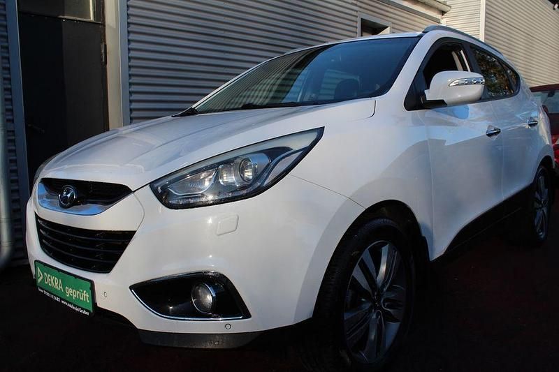 Weiß Gebraucht 2015 Hyundai ix35 SUV | 9.982 € (Guter Preis) - Bild 1/4
