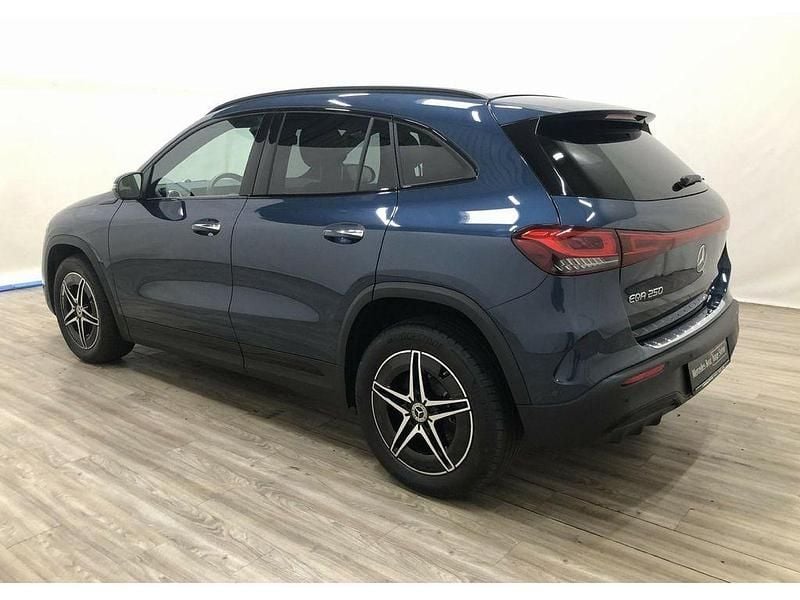 Gebraucht Mercedes EQA250 AMG 139 kW (190 PS) 2021 Denimblau (metallic) SUV
