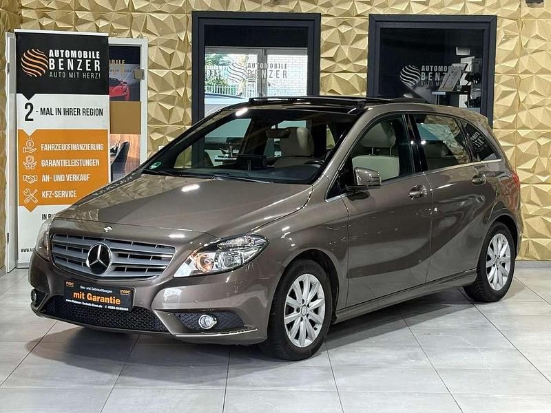 Monolithgrau Gebraucht 2013 Mercedes 200 Kombi | 12.999 € (Fairer Preis) - Bild 1/4
