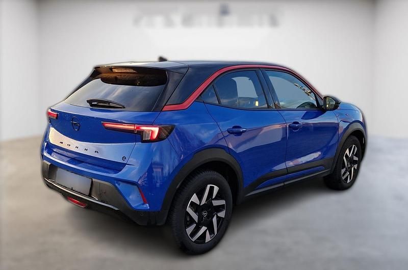 Blau metallic Gebraucht 2023 Opel Mokka-e SUV | 19.870 € (Fairer Preis) - Bild 1/4