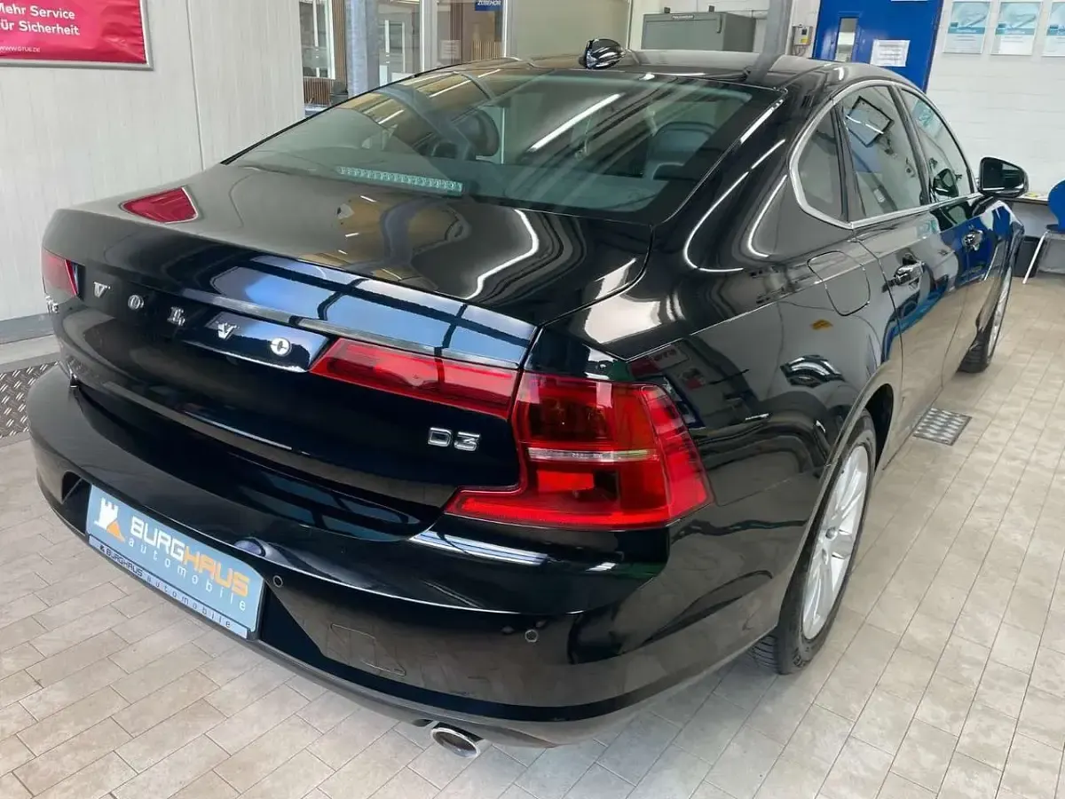 Gebraucht Volvo S90 Momentum 150 PS (110 kW) 2017 Schwarz Limousine