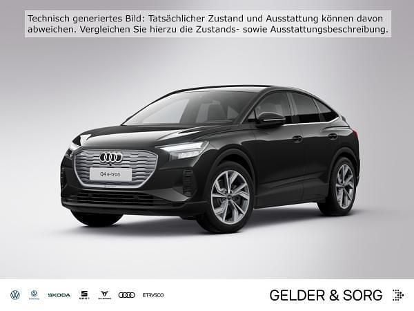 Schwarz (mythosschwarz metallic) Gebraucht 2025 Audi Q4 Sportback e-tron S-Line SUV | 44.981 € (Superpreis) - Bild 1/4