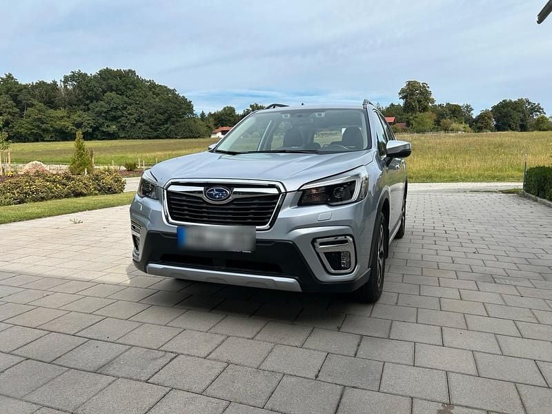 Silber Gebraucht 2021 Subaru Forester Trend SUV | 26.200 € (Guter Preis) - Bild 1/4