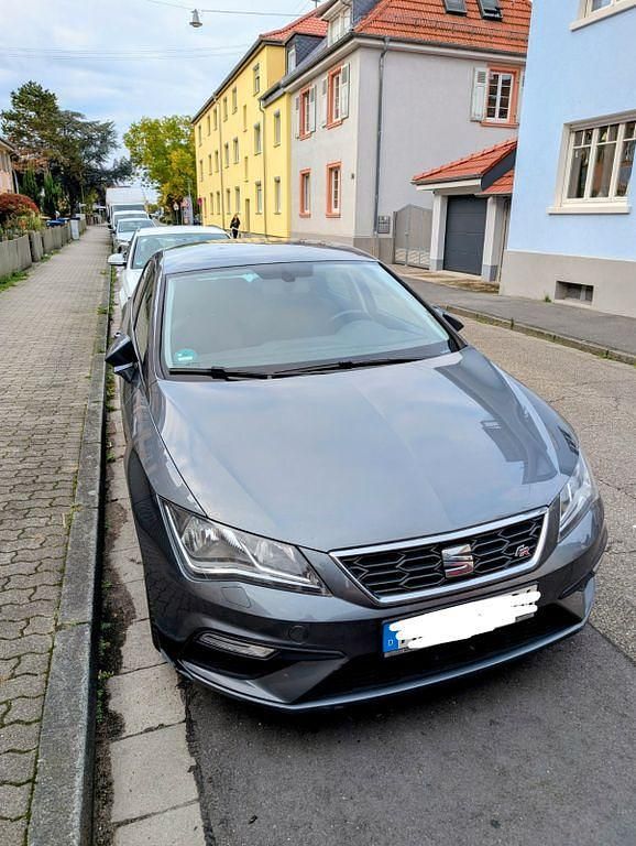 Grau Gebraucht 2017 Seat Leon FR Limousine | 9.700 € (Guter Preis) - Bild 1/4