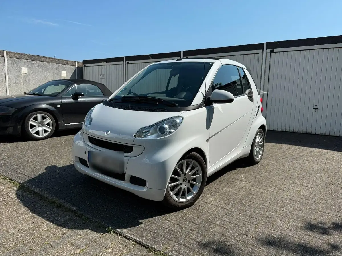 Gebraucht Smart ForTwo Cabrio Passion 71 PS (52 kW) 2012 Weiß Cabrio