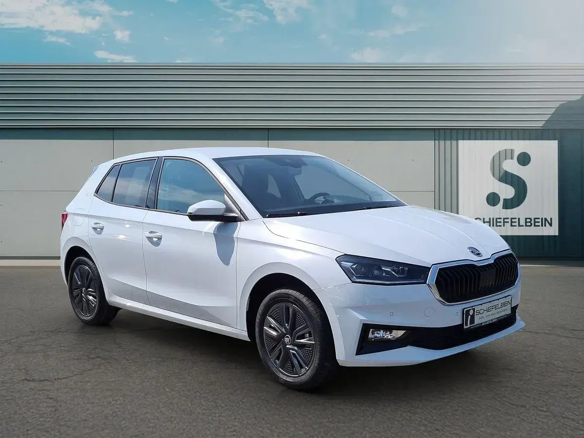 Neu Skoda Fabia 95 PS (69 kW) 2026 Moonweiss metallic Kleinwagen