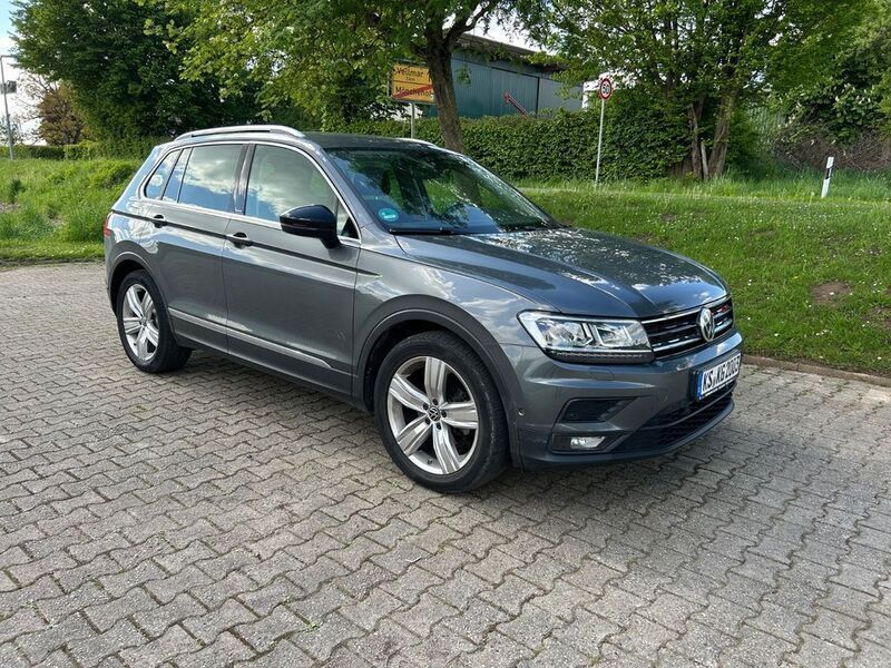 Grau Gebraucht 2019 VW Tiguan IQ Drive SUV | 19.900 € (Guter Preis) - Bild 1/4