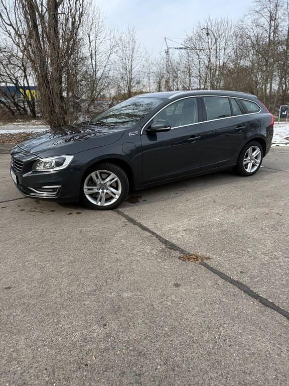 Gebraucht Volvo V60 Summum 280 PS (205 kW) 2013 Grau Kombi