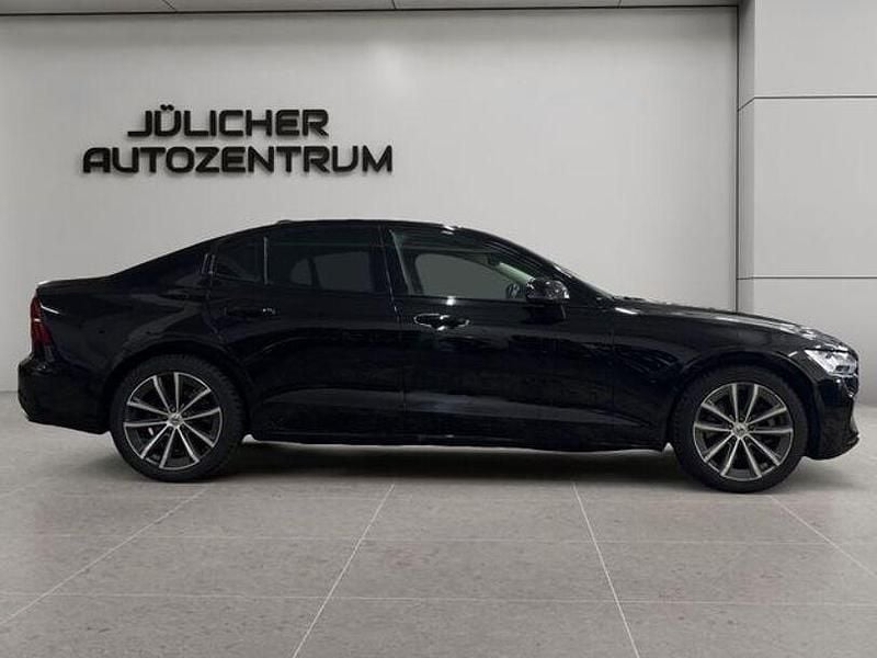 Gebraucht Volvo S60 Plus 250 PS (183 kW) 2022 Schwarz Limousine