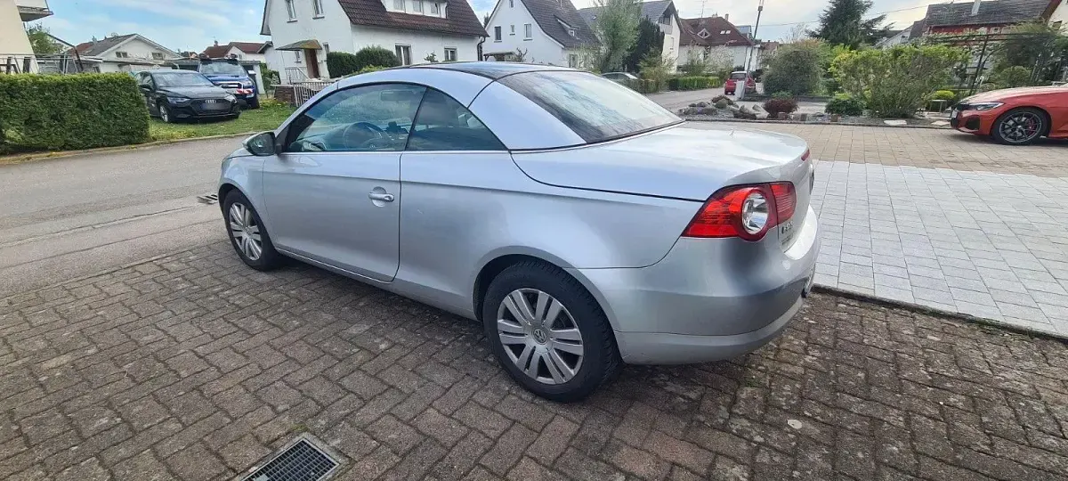 Gebraucht VW Eos 160 PS (117 kW) 2009 Silber Cabrio
