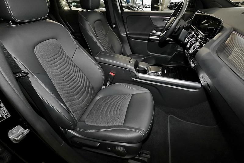 Gebraucht Mercedes EQA250 Progressive 139 kW (190 PS) 2023 Unilack nachtschwarz SUV