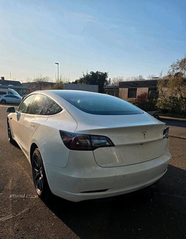 Gebraucht Tesla Model 3 Standard Range 208 kW (283 PS) 2020 Weiß Limousine