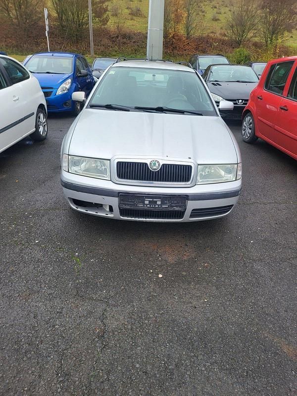 Silber Gebraucht 2004 Skoda Octavia Kombi | 490 € (Superpreis) - Bild 1/4