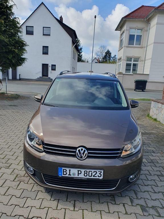 Gebraucht VW Touran 140 PS (102 kW) 2014 Braun Van / Kleinbus