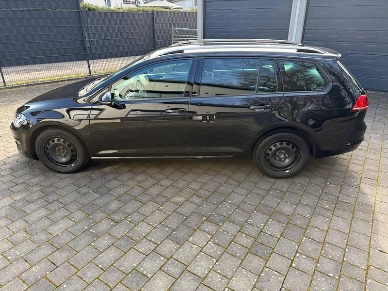 Gebraucht VW Golf VII Allstar 110 PS (80 kW) 2017 Schwarz Kombi