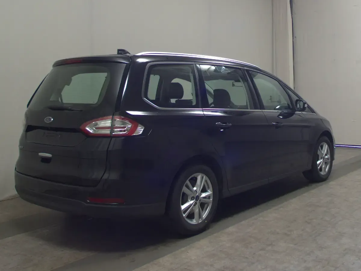 Używany Ford Galaxy Titanium 190 KM (139 kW) 2022 Czarny Minivan